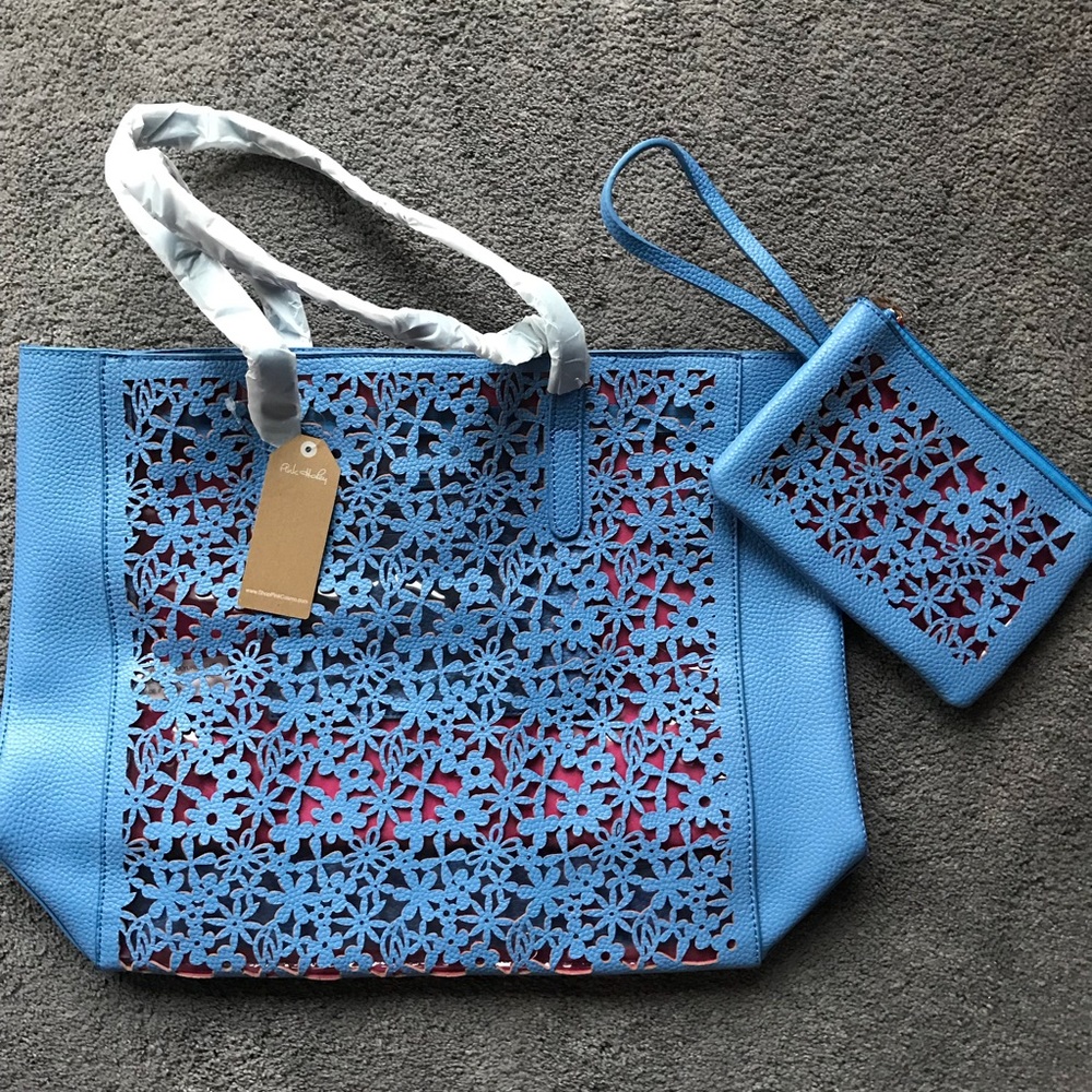 Hold: Flower Laser Cut Tote in blue - Picture 2 of 2